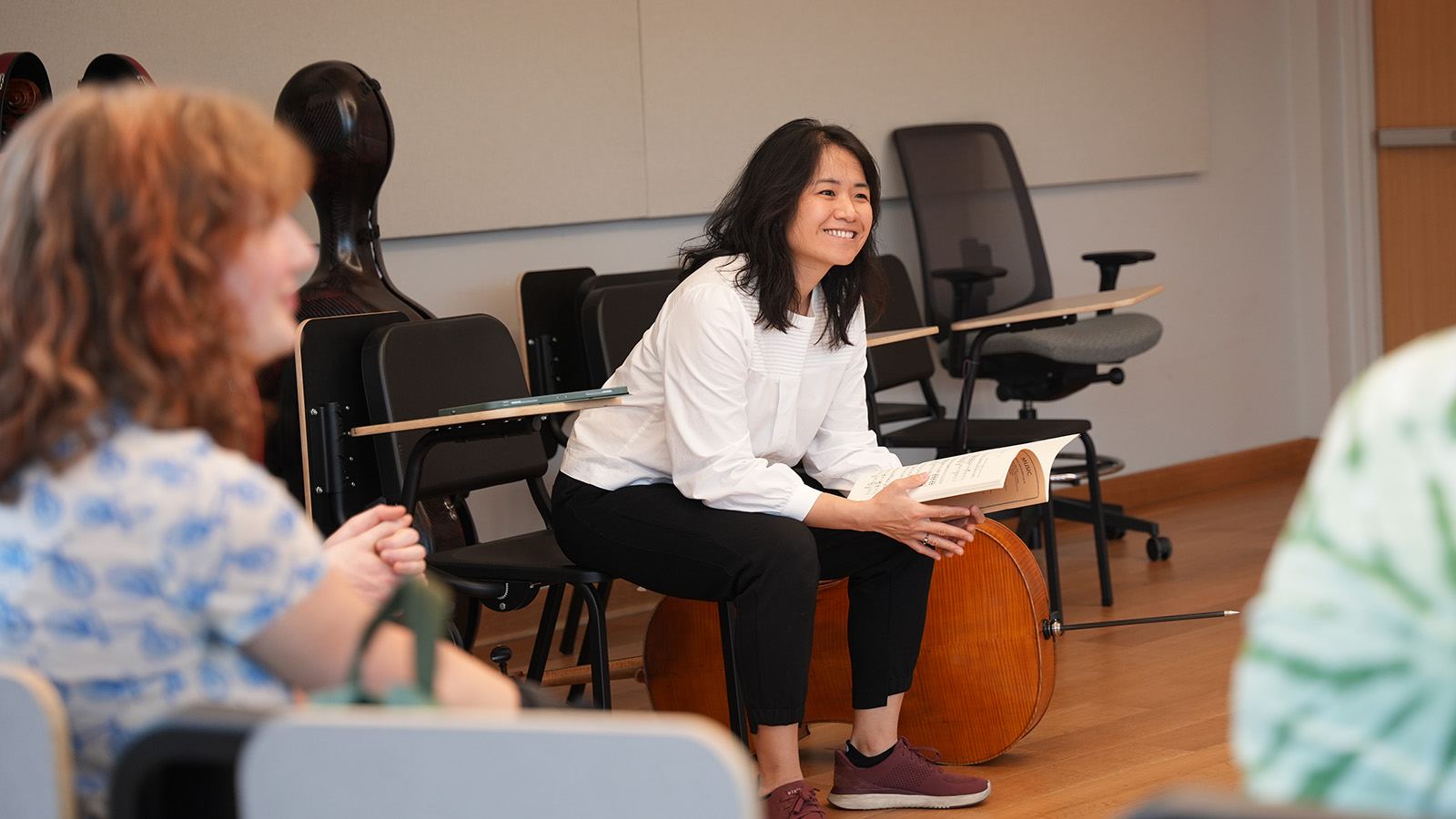 Cello studio class with Julia Yang