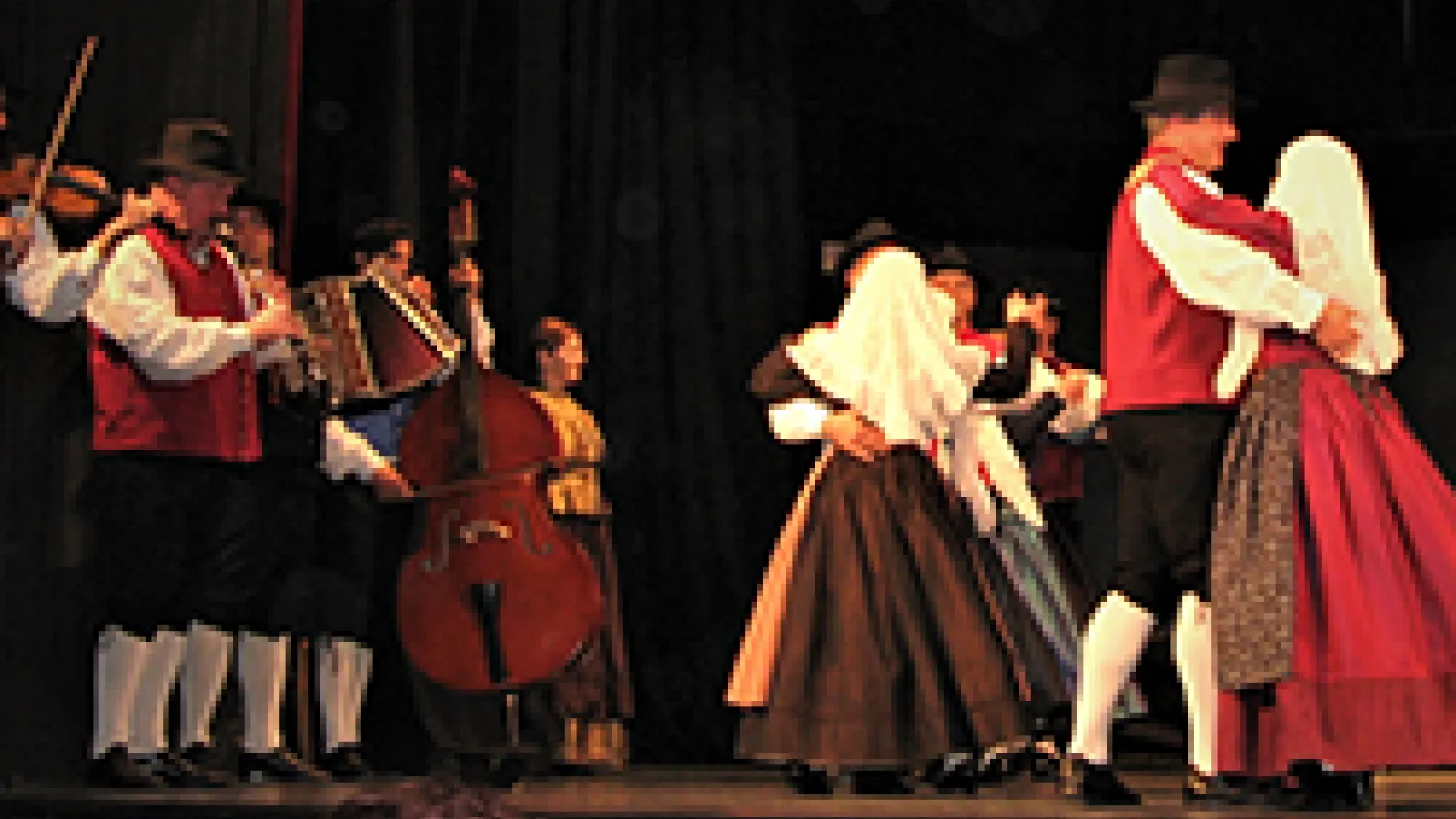 Slovenian folk dancers and musicians