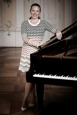 Uta Weyand, piano