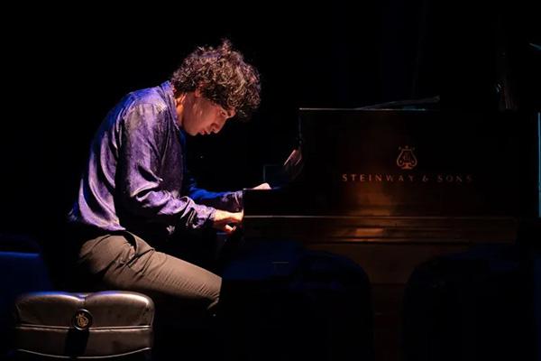 Pianist Maxim Lando to hold master class. Photo: Hungtington Arts Council