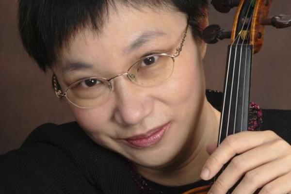 Kia-Hui Tan, violin Kia-Hui Tan, violin